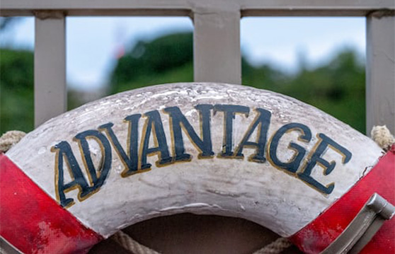 Qual é a vantagem das baterias de lítio de estado sólido?